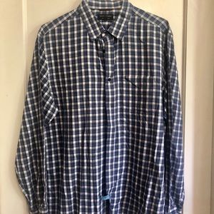 men’s lightweight flannel long sleeve button down